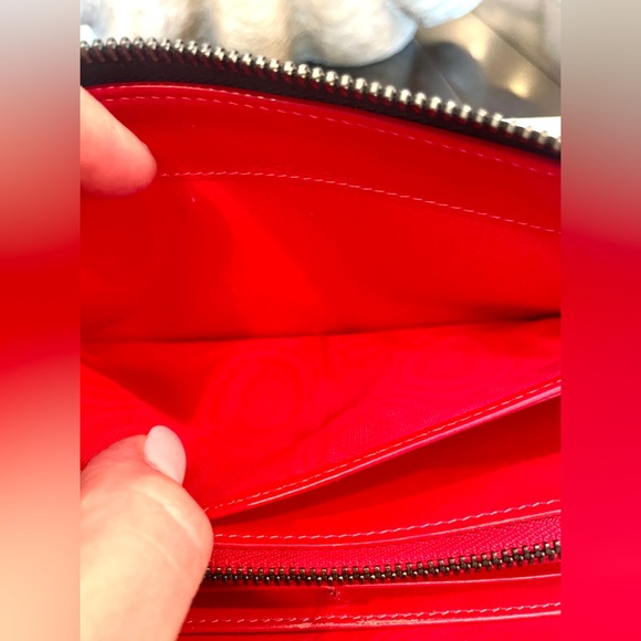 CHRISTIAN LOUBOUTIN
Panettone Calfskin black gunmetal spikes wallet - Picture 9 of 16